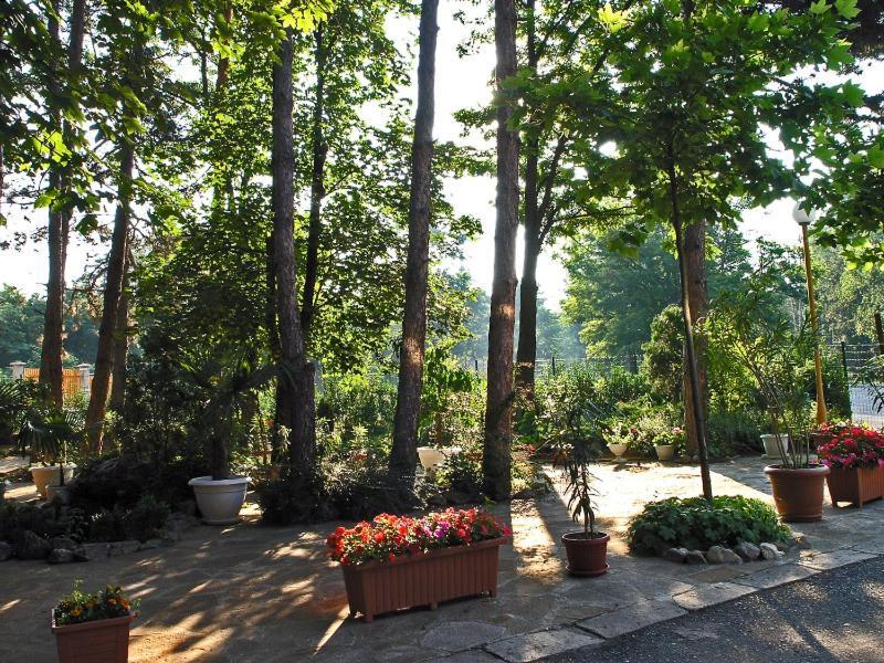Хотел Златна Котва Kazanlŭk Exterior foto