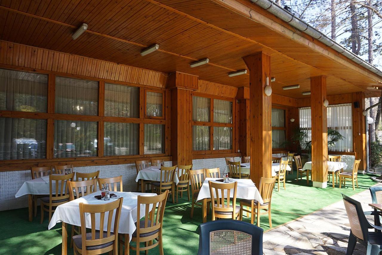 Хотел Златна Котва Kazanlŭk Exterior foto