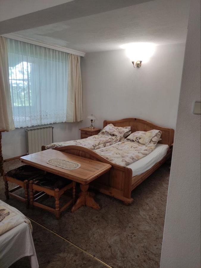 Хотел Златна Котва Kazanlŭk Exterior foto