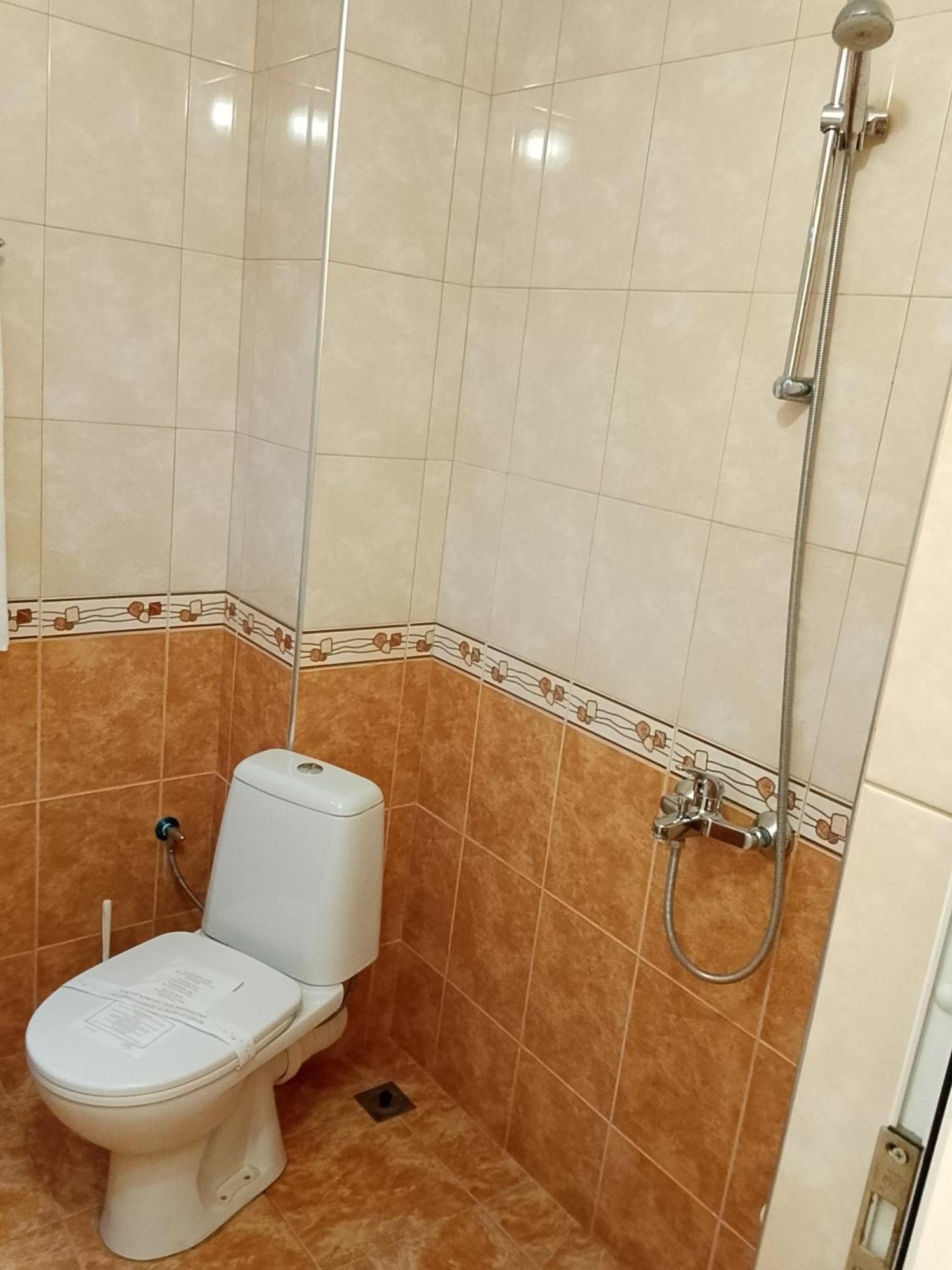Хотел Златна Котва Kazanlŭk Exterior foto