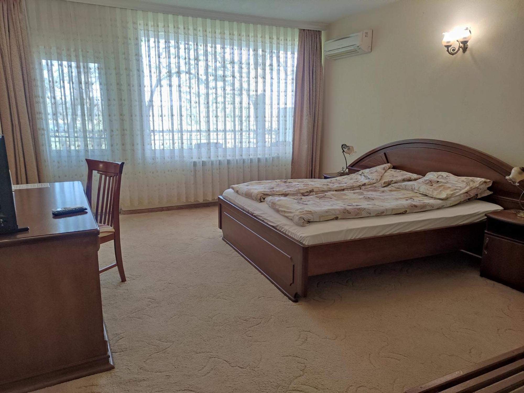 Хотел Златна Котва Kazanlŭk Exterior foto